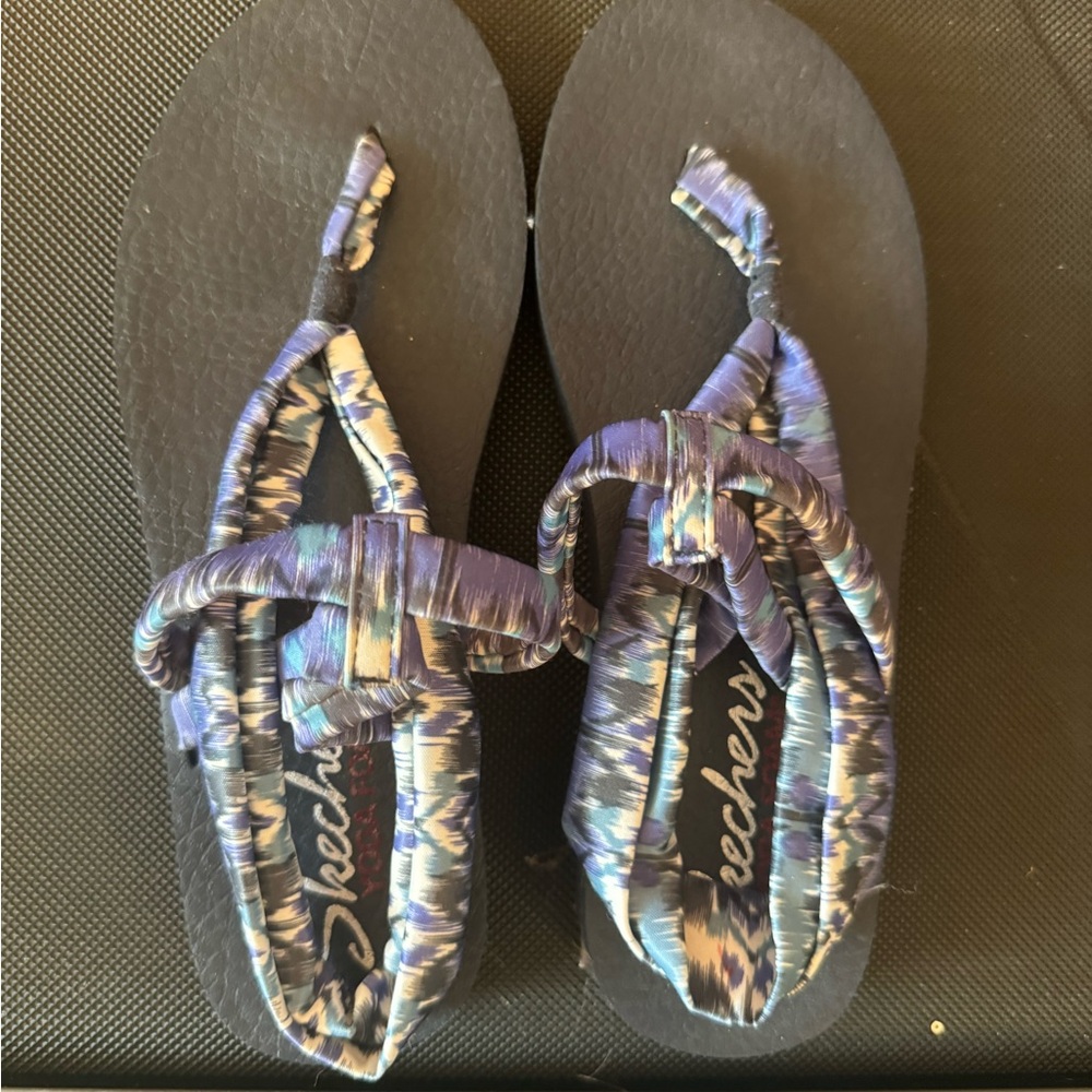 Sketchers yoga sandals
